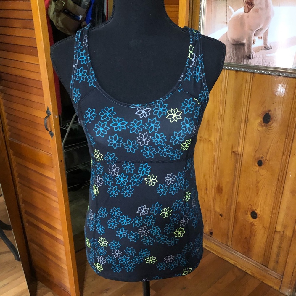 ❤️Old Navy Active tank top